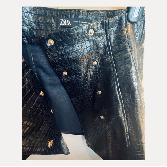 ZARA Faux Leather Croc Printed Button Up Skirt (XS) - Picture 8 of 10
